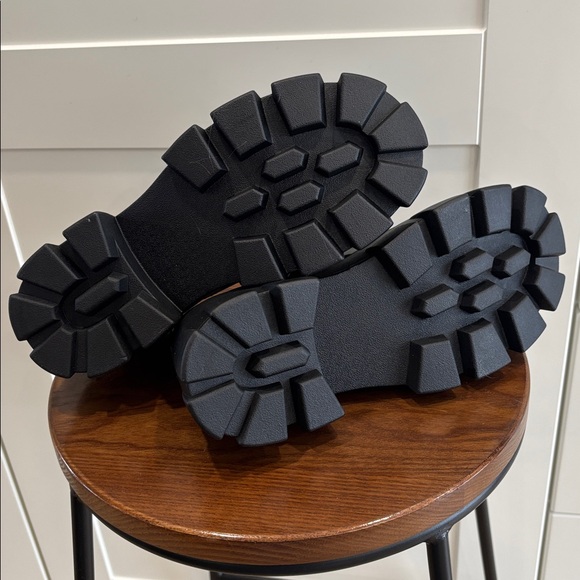 Maxime Black Patent Platform Lug Lace-Up Shoes - Picture 5 of 6